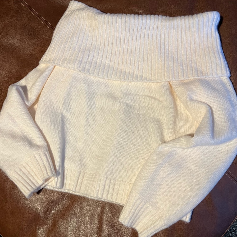 Abercrombie & Fitch Off the Shoulder Women's Sweater